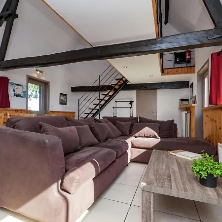 A Recently Renovated Semi Detached House 度假居 Vleteren